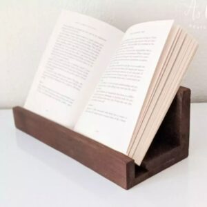 پایه کتاب چوبی برای مطالعه – راهکار رومیزی شیک و ارگونومیک
