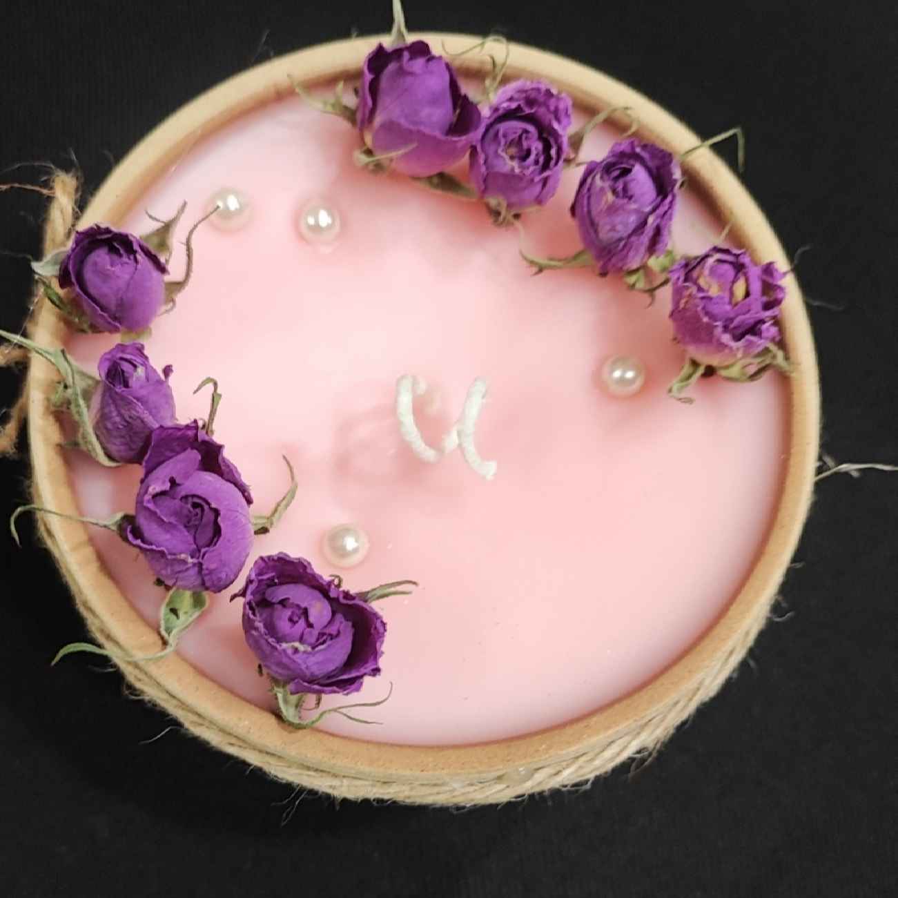 شمع‌های گیاهی معطر با طرح کوزه سفالی و گل رز
