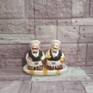 شیکرهای سرامیکی زیبا برای نمک و فلفل طرح سرآشپز – کاربردی و زیبا
