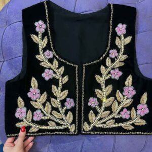 جلیقه گلدوزی شده زنانه با طرح گل