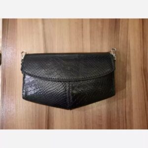 کیف دستی زنجیری چرم طبیعی دست‌ساز – شیک و بادوام