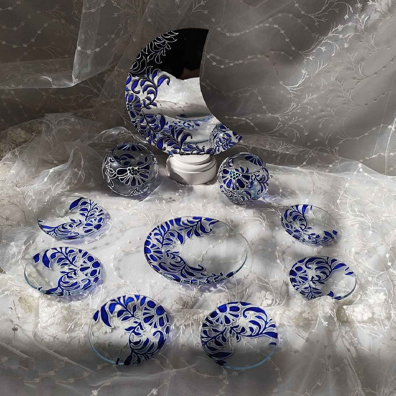 ظروف هفت سین ویترای به همراه آینه، تنگ ماهی و بشقاب بزرگ مناسب برای عید نوروز طرح گل، بسته 9 عددی