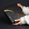 تقویم رومیزی سال ۱۴۰۴ – مدل هنری طرح دایره