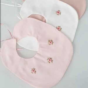 ست گل رز گلدوزی شده پیشبند نوزادی با گره بندی
