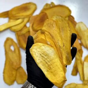 انبه خشک تازه و خوشمزه ۲۵۰ گرم (۴ بسته)