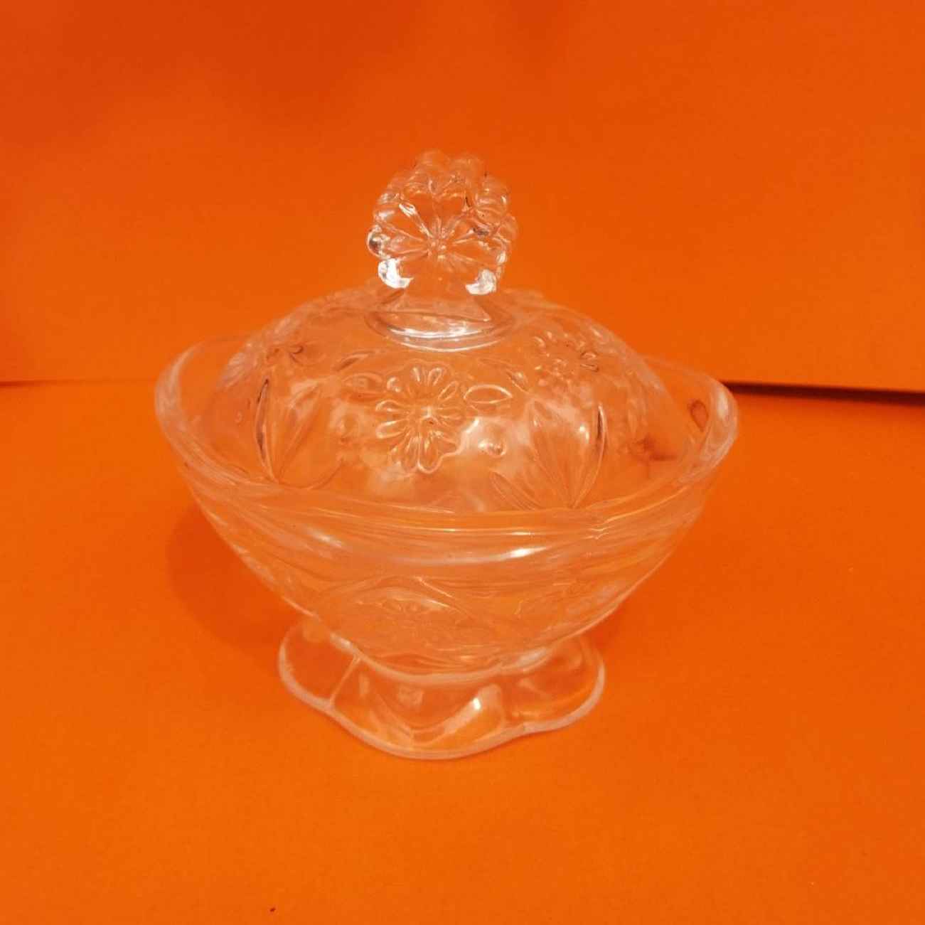 قندان شیشه ای درب دار مدل گلدار