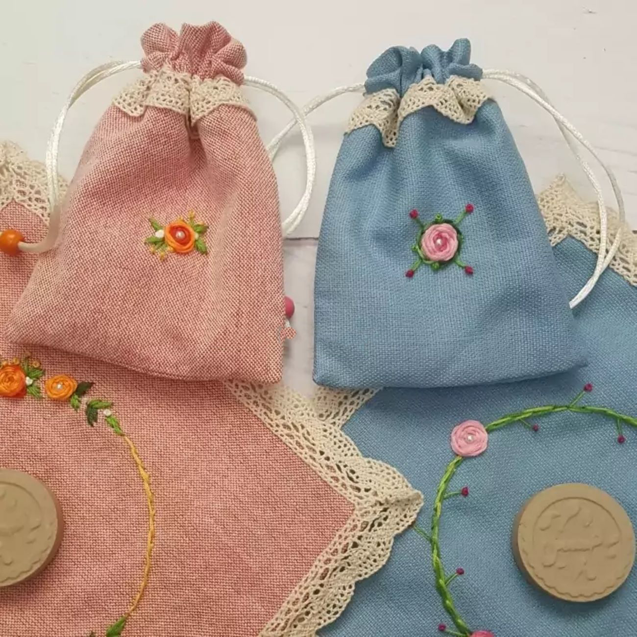سجاده گلدوزی شده ممتاز با مهر و تسبیح