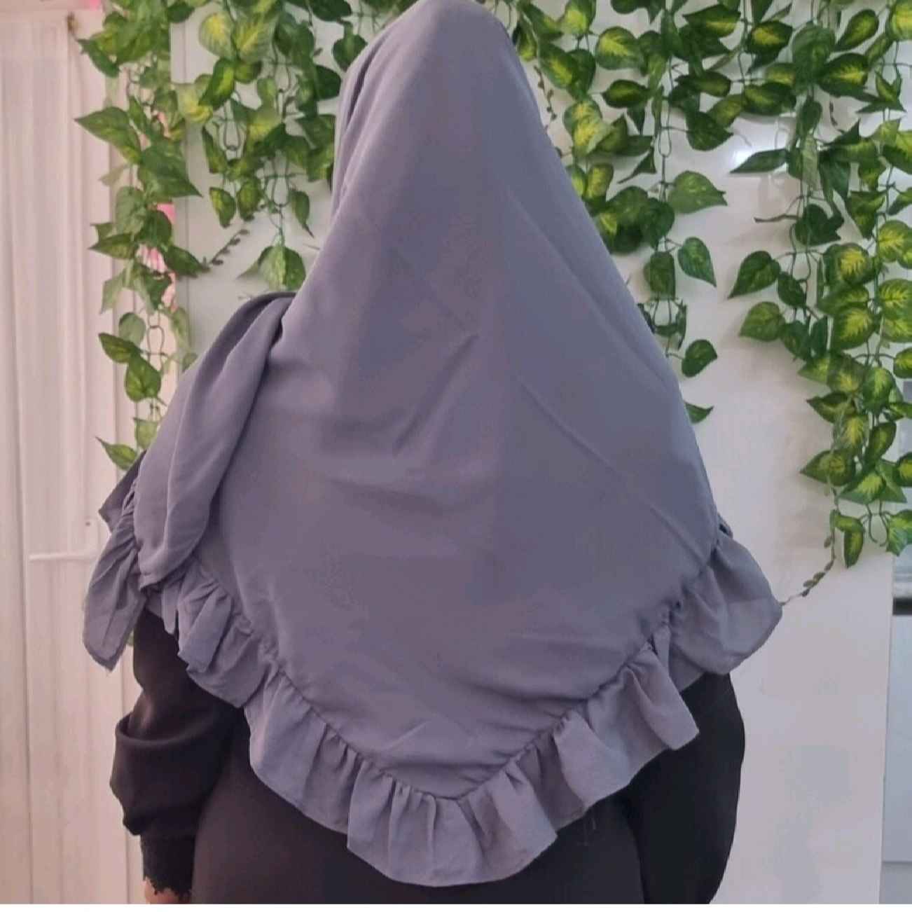 روسری زنانه – طرح جمع شده خاکستری