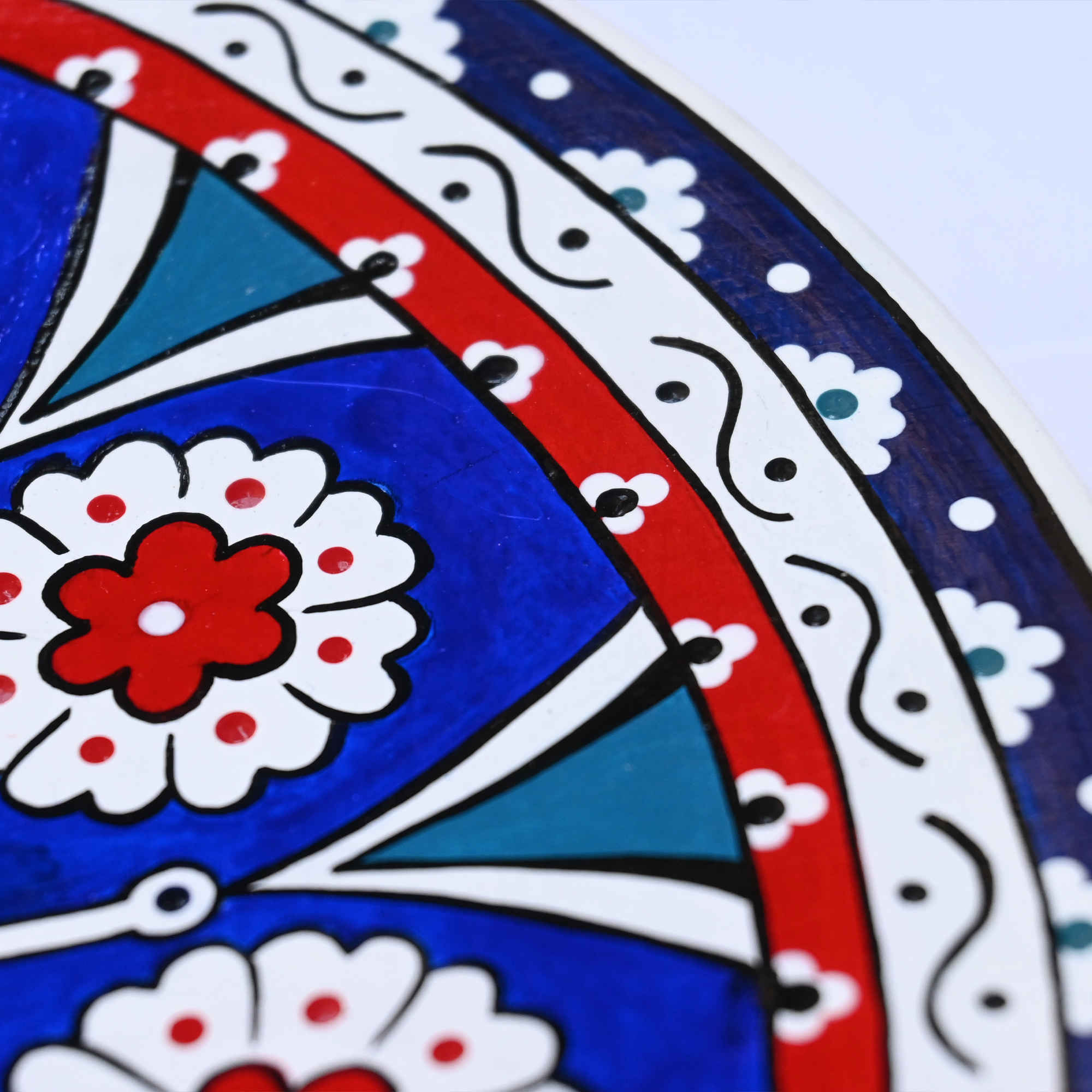 بشقاب سفالی تزئینی دیواری با طرح سنتی