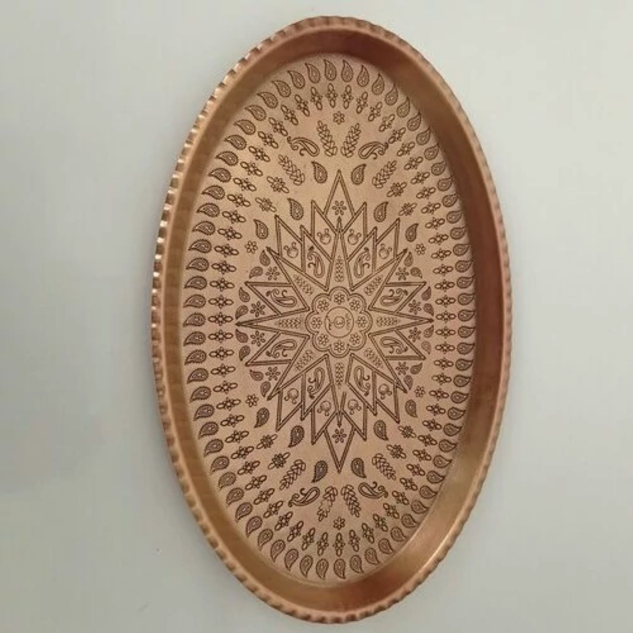 سینی پذیرایی مسی بیضی – طرح هندسی دکوراتیو