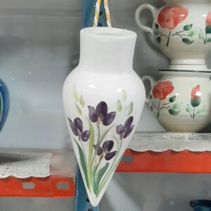 گلدان دیواری مخروطی سرامیکی – طرح گل (ارتفاع ۲۵ سانتی‌متر)