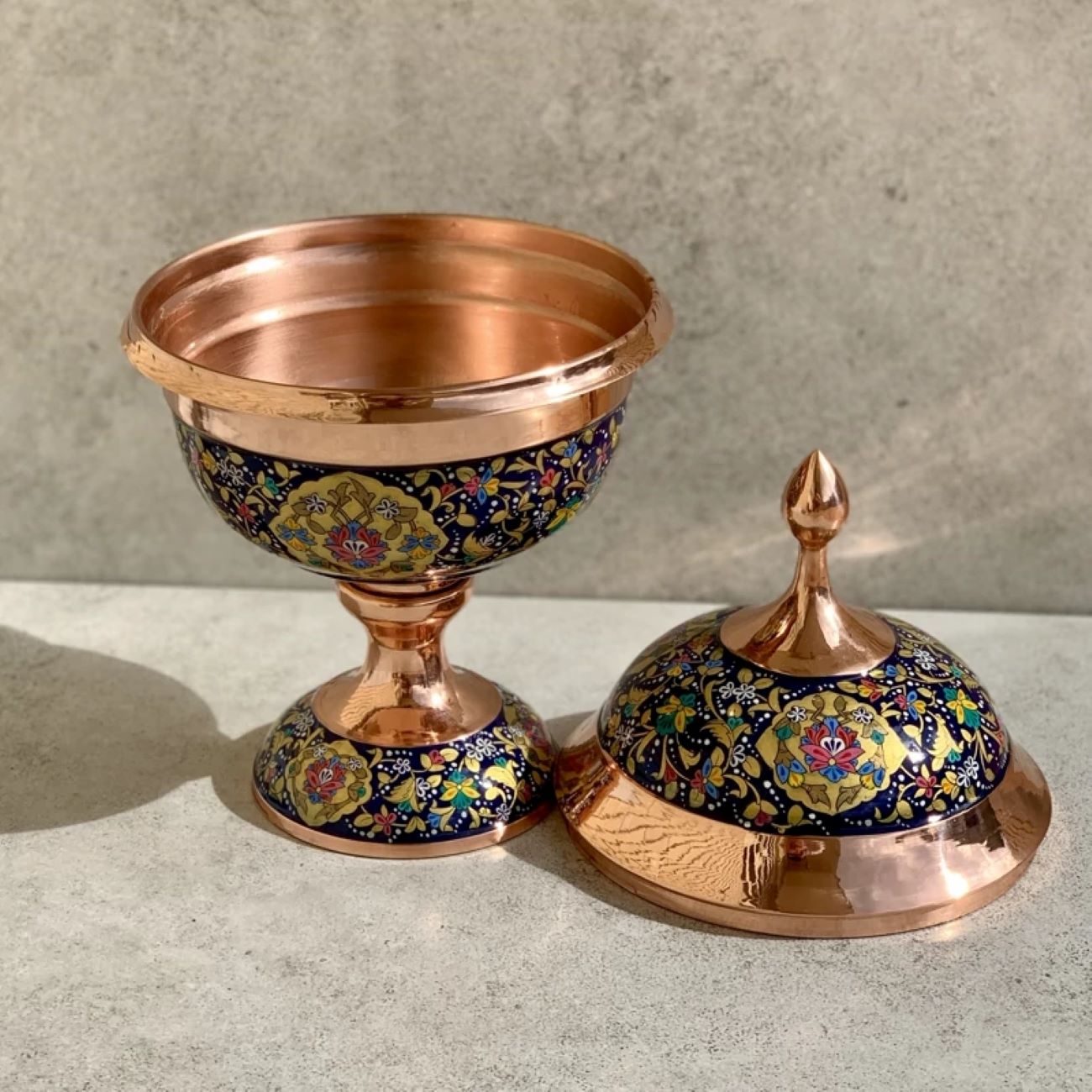 قندان مسی میناکاری شده با درب