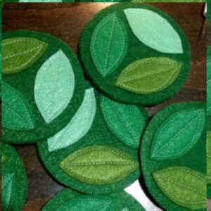 ست زیرلیوانی نمدی دست‌ساز – طرح برگ مناسب برای استفاده روزمره (6 عددی)
