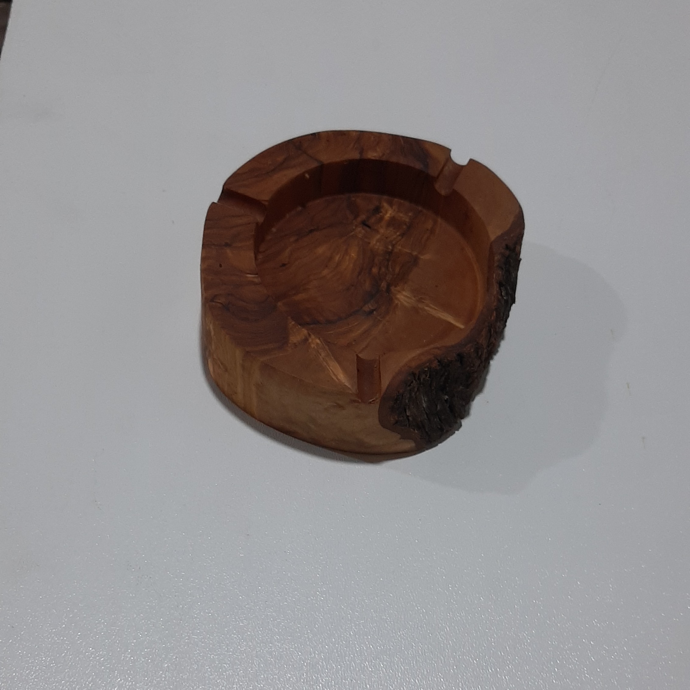 زیرسیگاری چوبی طرح کنده – مناسب برای افراد سیگاری و کلکسیونرها