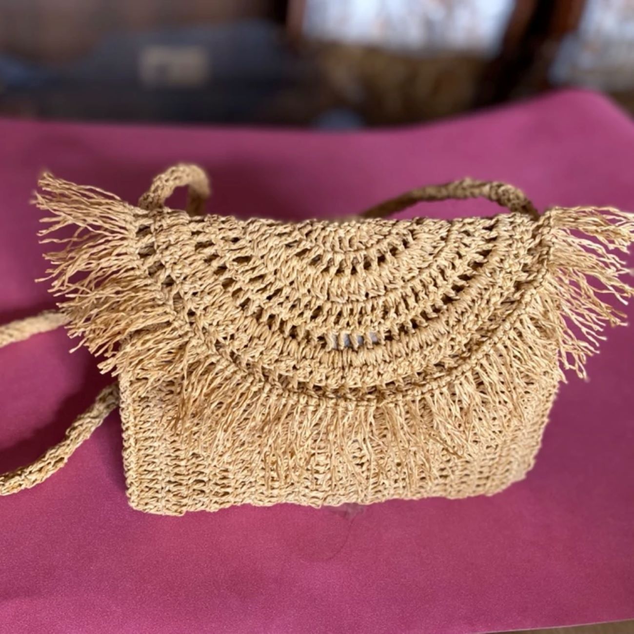 کیف رافیا با الهام از طبیعت، مناسب برای استفاده روزمره و عکاسی