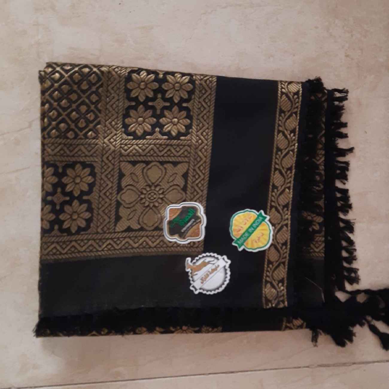 شماغ از جنس پنبه مرغوب عمانی – راحت، مناسب برای هر موقعیتی