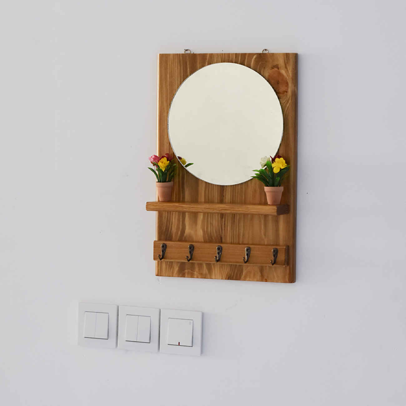 جاکلیدی آینه‌ای چوبی قهوه‌ای – نظم‌دهنده دیواری شیک برای ورودی و راهرو
