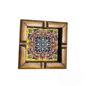 زیرسیگاری چوبی مخصوص دوستداران سیگار برگ – شیک و مناسب برای دفتر و فضای باز، با طراحی کاشی کاری